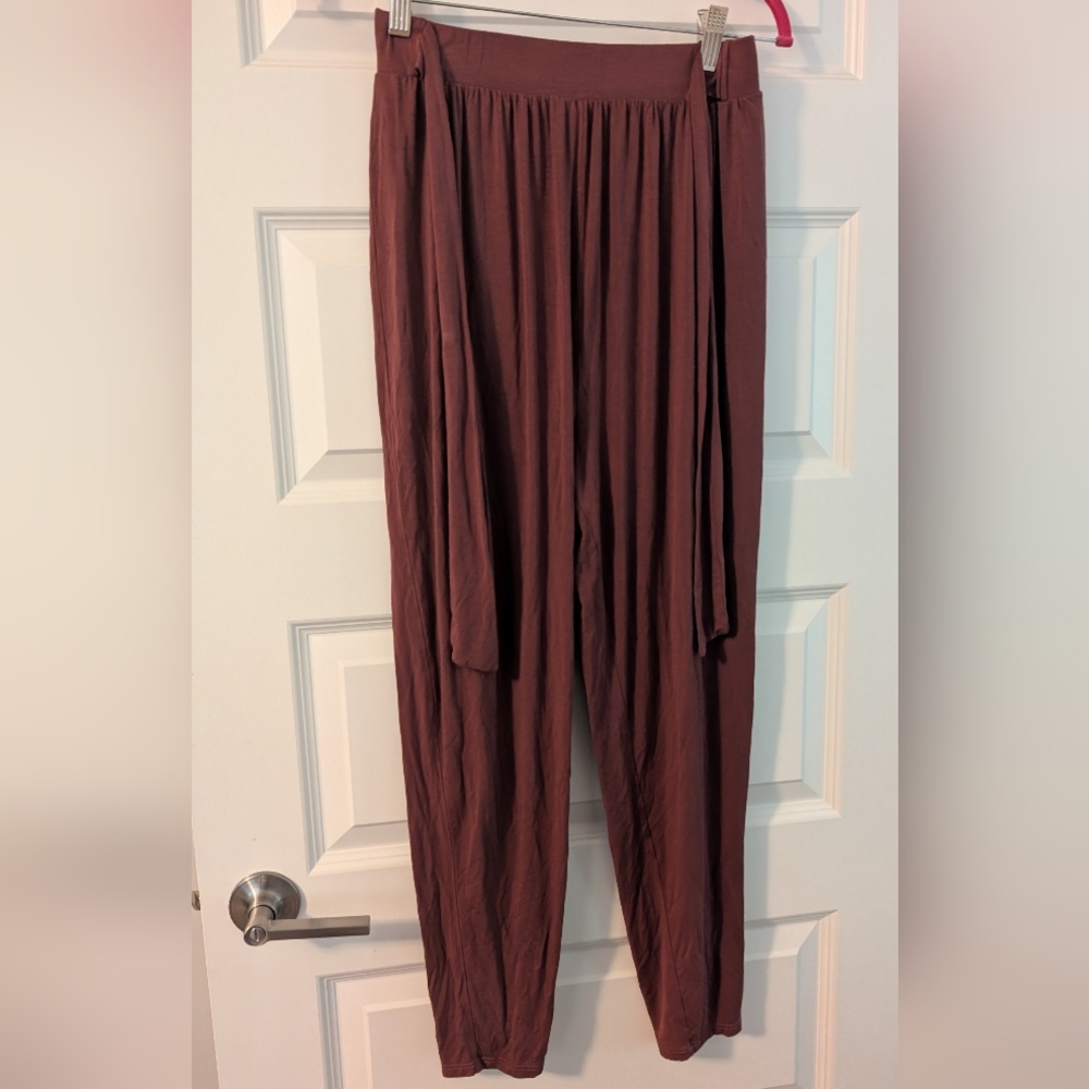 Easel Women's Jumpsuit in Burgundy